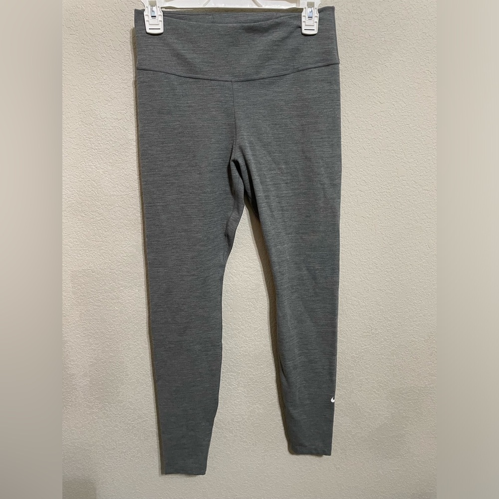 Grey Nike leggings 🩶🩶